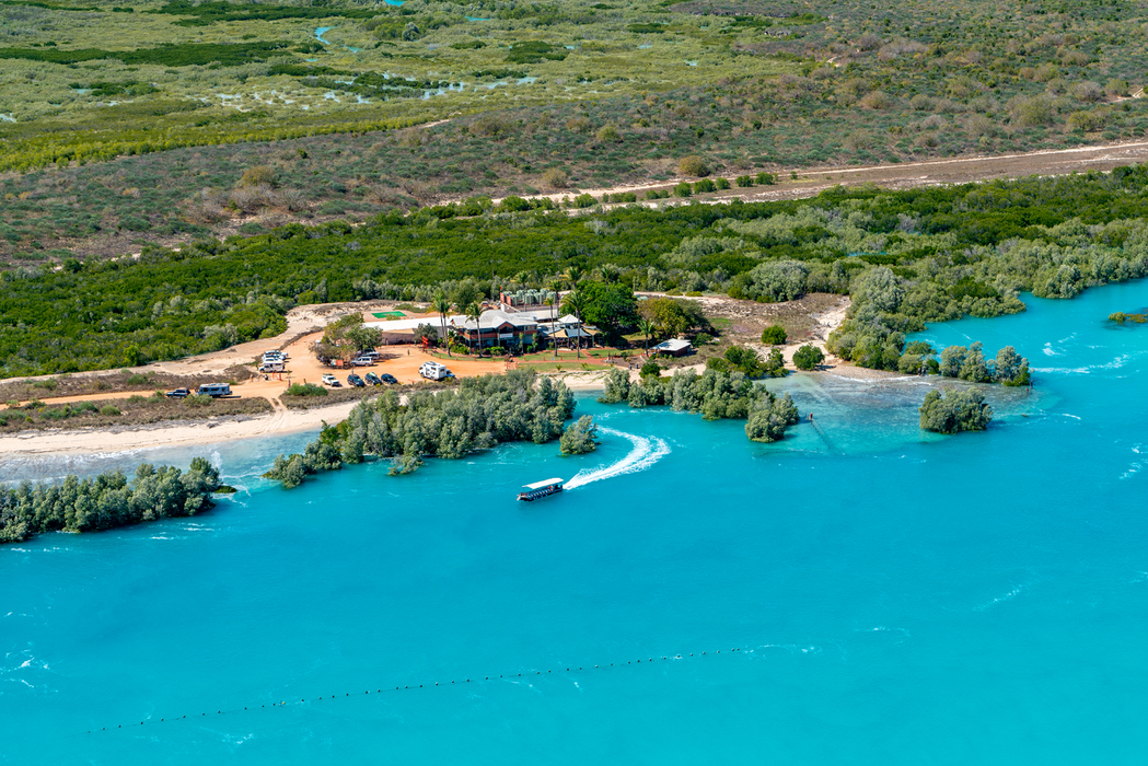 Willie Creek Pearl Farm Tour - Catch Our Coach