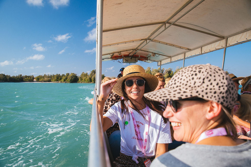 Willie Creek Pearl Farm Tour - Catch Our Coach