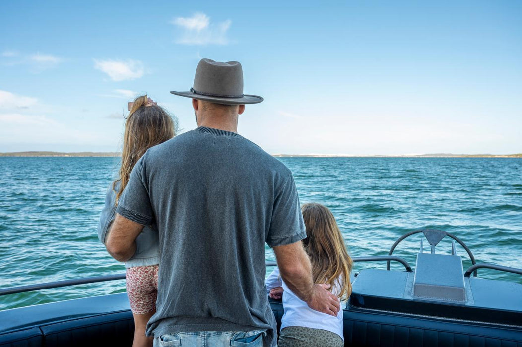 Coffin Bay Short & Sweet Oyster Farm Tour - 6 Oysters Included