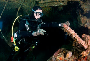 Double Dive: Ex-Hmas Brisbane Wreck