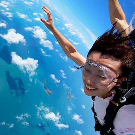 Cairns Tandem Skydive Up To 14,000Ft [Free Bus Transfers] [Agent]