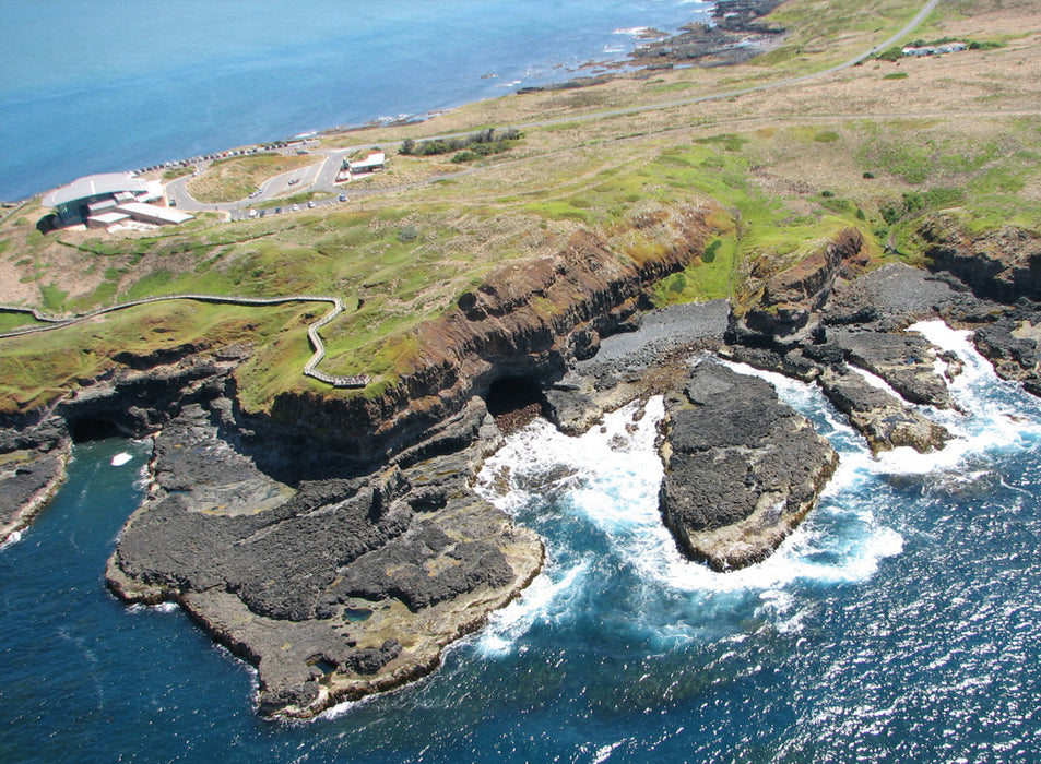 Scenic Flight 4 - Cowes, Seal Rocks, Penguins & Gp Circuit